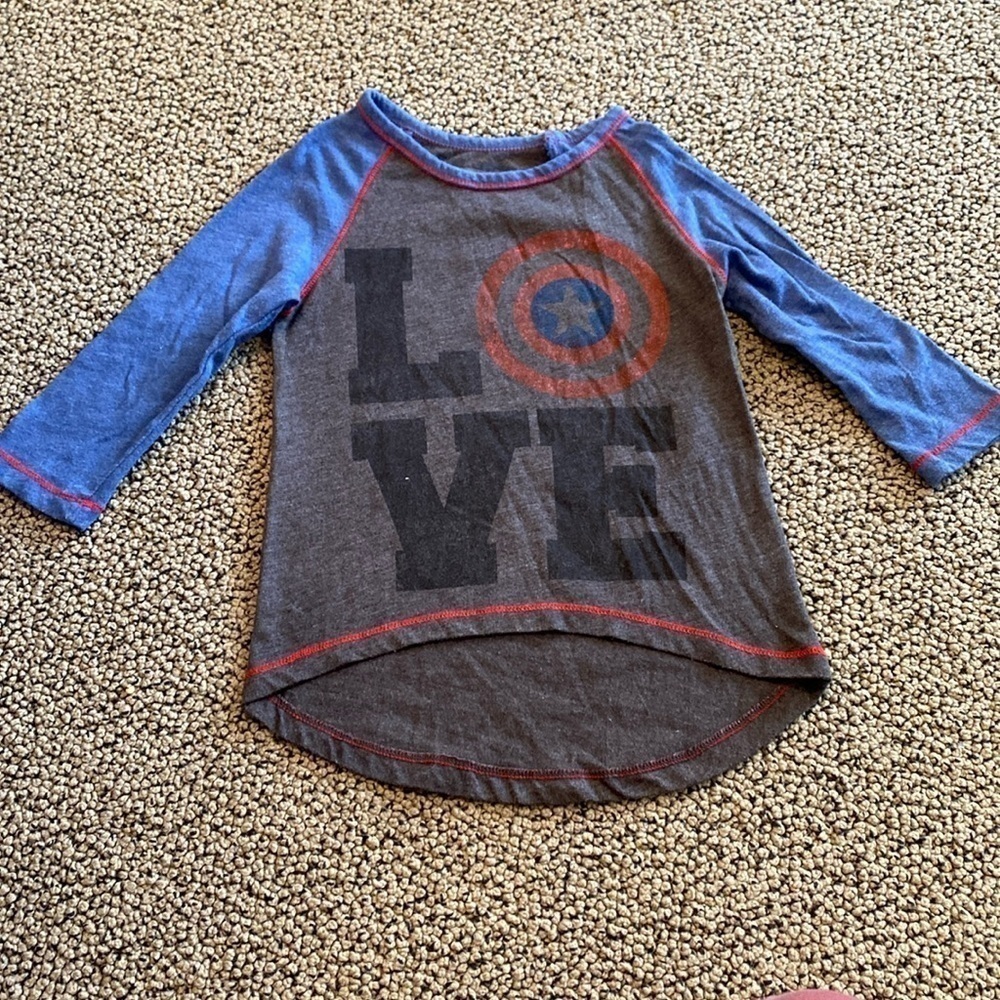 Marvel 3/4 Length Shirt Size XS in EUC